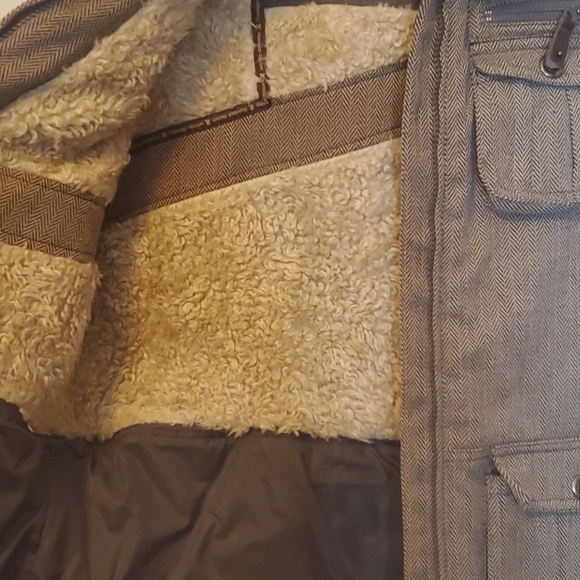 Powder Room X5 Waterproof Herringbone Tweed Vest - Picture 5 of 8